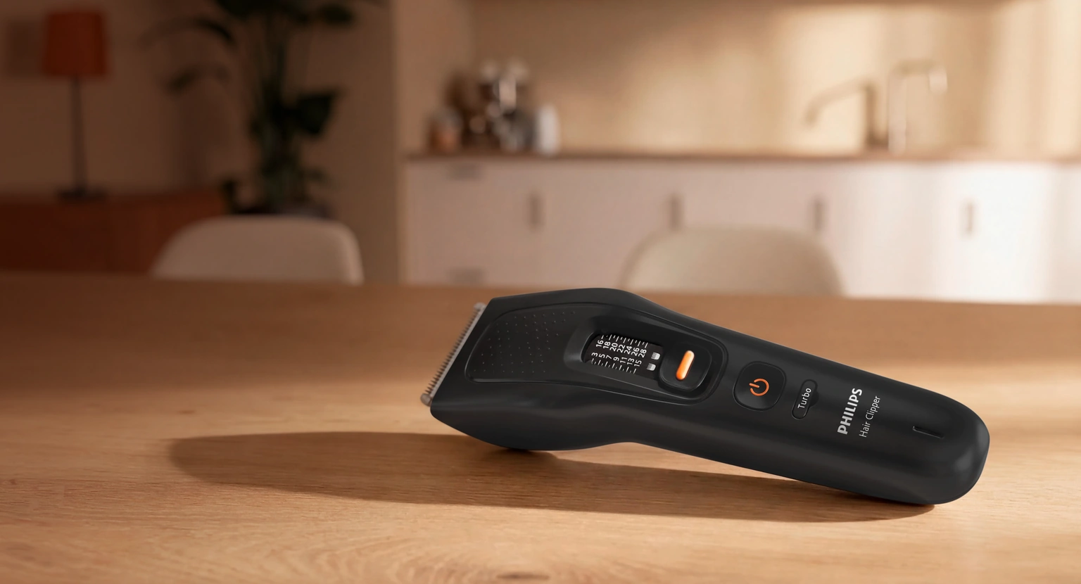 Машинка для стрижки волос Philips HC5733/15 на столе