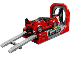 Lego Speed Champions Ferrari FXX K і Центр розробки і проектування
