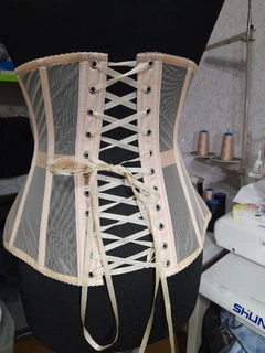 Ғажайып порно онлайн Трусисы бүйірге қараған хатшының суреті