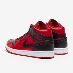 Air jordan 1 mid best sale reverse bred