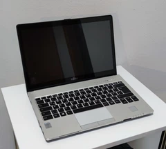 Ноутбук Fujitsu-Siemens LifeBook S935 / 13.3