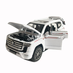 Игрушечная машинка металлическая Toyota Land Cruiser 300, тойота