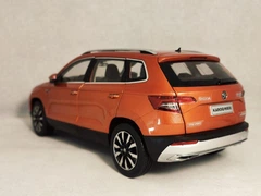 1/18 シュコダ　　カロック Модель Skoda Karoq 2018 1:18 Помаранчева – игрушки с доставкой от