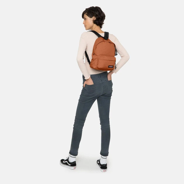 Рюкзак Eastpak Orbit Metallic Copper с люрексом, 10 л (EK04319X) - изображение 6
