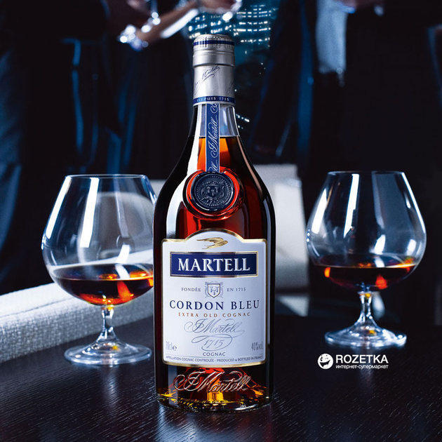 Коньяк Martell Cordon Blue 0.7 л 40% в подарочной упаковке