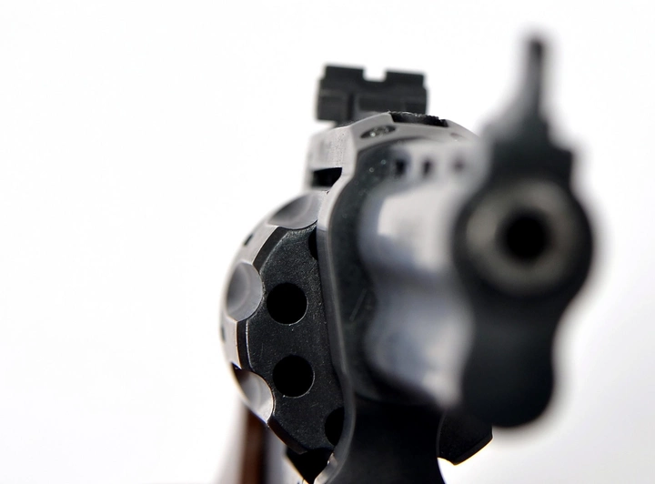 Револьвер під патрон Флобера Safari RF-441 cal. 4 мм пластикова рукоятка, BLACK CERAKOTE - зображення 2