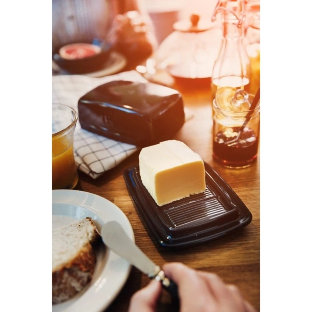 Масляна з кришкою Emile Henry Kitchen Tools чорний трюфель 17х11х7, 5см 710225 - Фото 2 Масляна з кришкою Emile Henry Kitchen Tools чорний трюфель 17х11х7, 5см 710225 - зображення 2