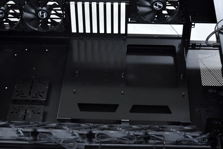 Корпус-стол Lian Li DK04-FX EU Black Gaming Desk (G99.DK04FX.02EU) - изображение 11