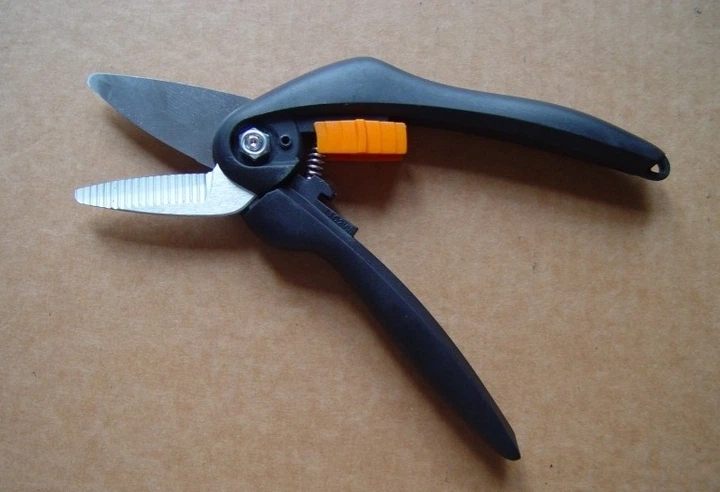 Універсальні ножиці Fiskars Single Step SP28 208 мм (111280) - зображення 2