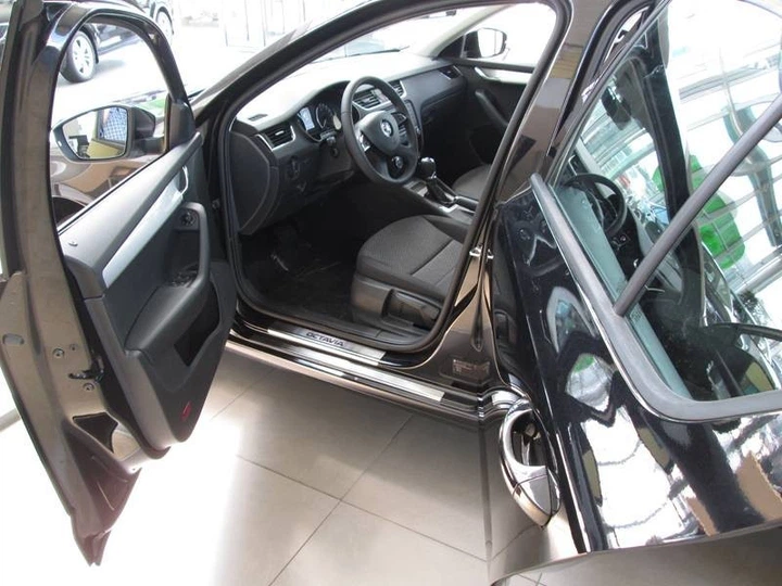 Накладки на пороги Alufrost для Skoda Octavia A7 2013-2019 - зображення 5