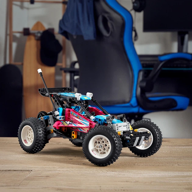 Zestaw klocków LEGO Technic Łazik terenowy 374 elementy (42124) - obraz 7