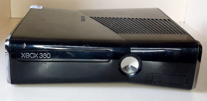Игровая приставка + kinect Xbox 360, Model 1439 б.у. – фото