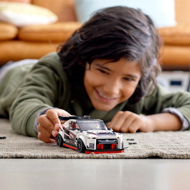 Конструктор LEGO Speed Champions Nissan GT-R NISMO 298 деталей