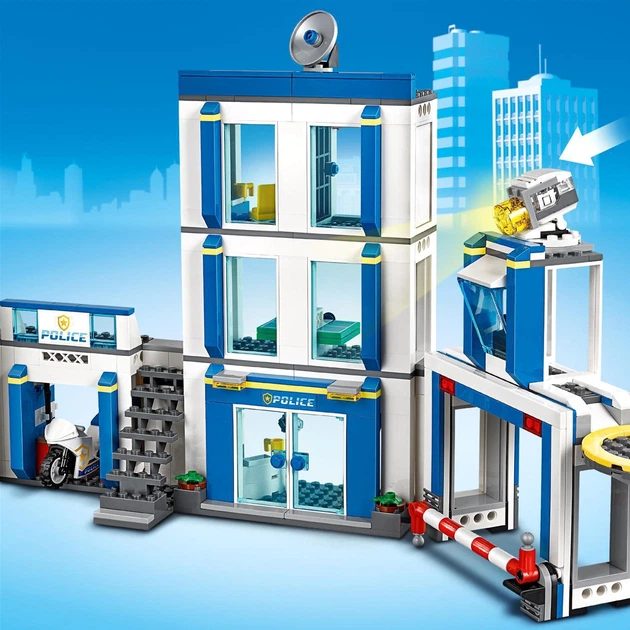 Конструктор LEGO City Police Полицейский участок 743 детали (60246) - изображение 6