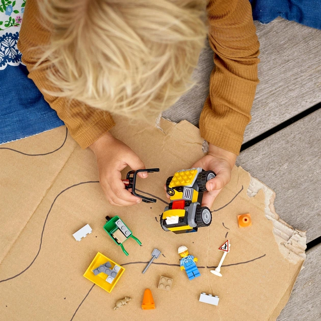 Zestaw klocków LEGO City Great Vehicles Pickup do robót drogowych 58 elementów (60284) - obraz 4