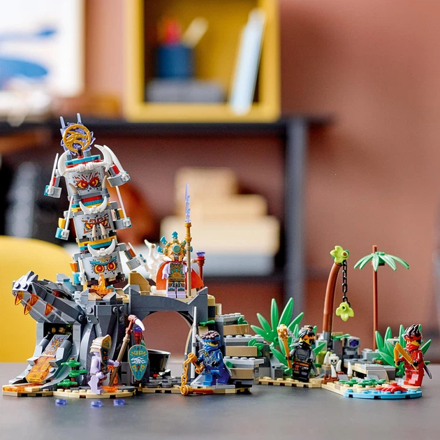 Zestaw klocków LEGO Ninjago Wioska strażników 632 elementy (71747) - obraz 5