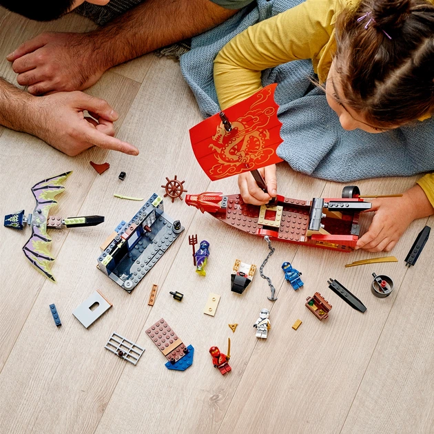 Zestaw klocków LEGO Ninjago Dar Przeznaczenia Decydująca bitwa 147 elementów (71749) - obraz 4