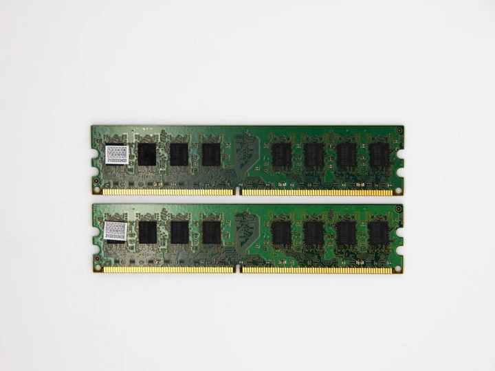 Оперативна пам'ять Samsung DIMM 4Gb (2*2Gb) DDR2-800MHz PC2-6400 CL6 (M378T5663EH3-CF7) Refurbished - Фото 2 Оперативна пам'ять Samsung DIMM 4Gb (2*2Gb) DDR2-800MHz PC2-6400 CL6 (M378T5663EH3-CF7) Refurbished - зображення 2