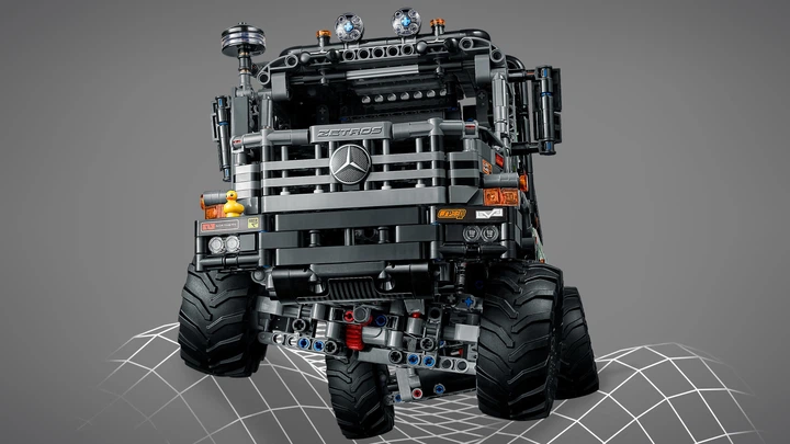 Zestaw klocków LEGO Technic Ciężarówka Mercedes-Benz Zetros z napędem na 4 koła 2110 elementów (42129) - obraz 14