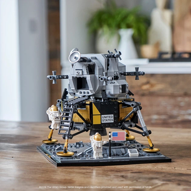 Zestaw klocków LEGO Creator Expert Lądownik księżycowy Apollo 11 NASA 1087 części (10266) - obraz 4