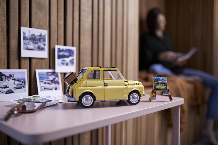 Zestaw klocków LEGO Creator Expert Fiat 500 960 części (10271) - obraz 3