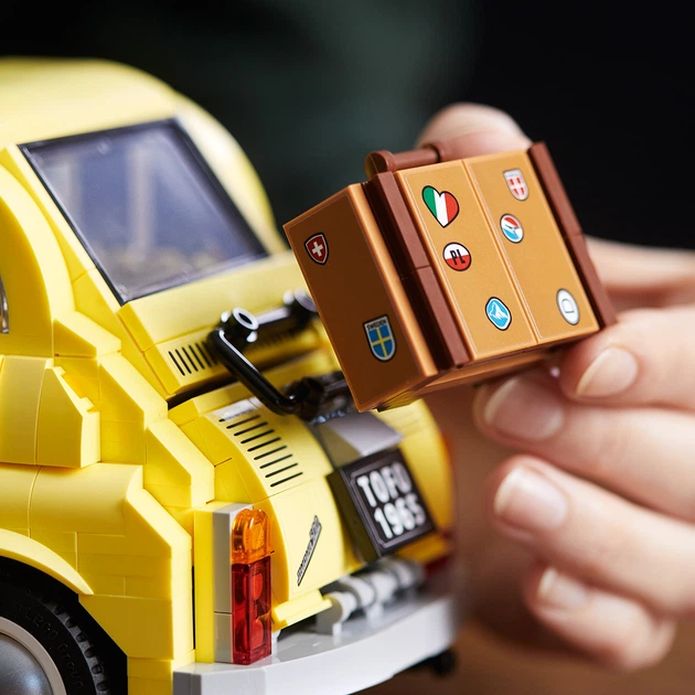 Zestaw klocków LEGO Creator Expert Fiat 500 960 części (10271) - obraz 9