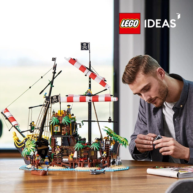Конструктор LEGO Ideas Пираты из залива Барракуды 2545 деталей