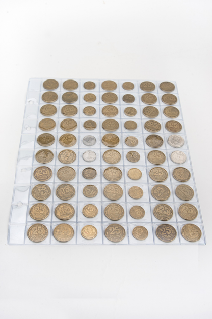 Различные файлы для хранения монет и банкнот