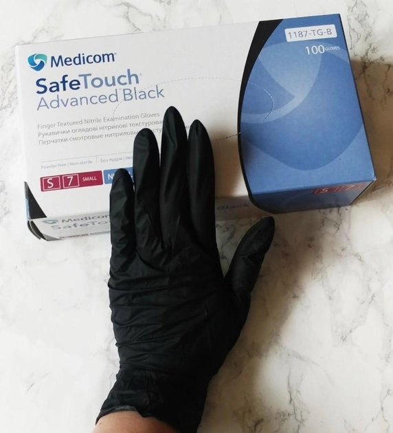 Перчатки нитриловые Medicom SoftTouch черные одноразовые смотровые размер S 100 штук 50 пар - изображение 1