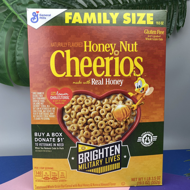 Сухой завтрак Cheerios Honey Nut Family Size овсяные колечки с мёдом 552 г - изображение 1