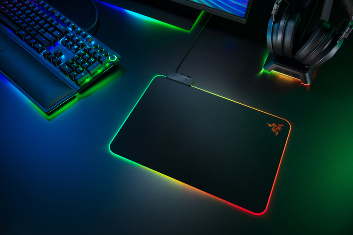 Игровая поверхность Razer Firefly V2 Speed Control (RZ02-03020100-R3M1) - изображение 7