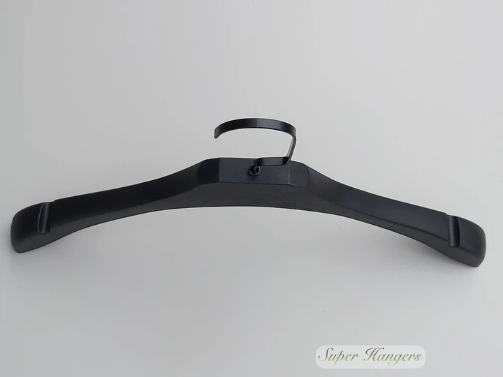 Плечики вешалки Hanger TZC0065 39 см пластмассовые под дерево черного цвета - Фото 4 Плечики вешалки Hanger TZC0065 39 см пластмассовые под дерево черного цвета - изображение 4