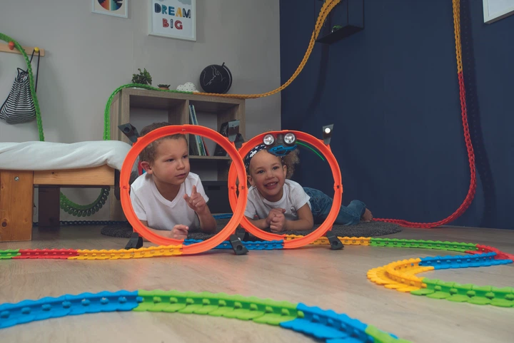 Zestaw elementów dodatkowych do toru Smoby Flexstream Double loop 23 elementy (7600180912) - obraz 10