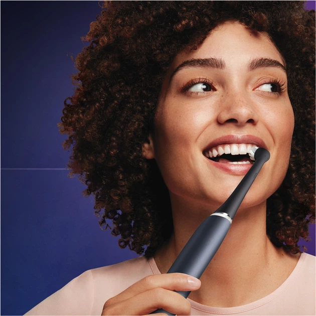 Насадки до зубної щітки Oral-B iO Ultimate Clean 4 шт (4210201319856) - зображення 7
