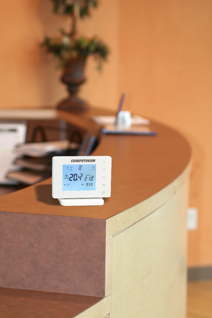 Беспроводной терморегулятор Computherm E400RF Wi-Fi комнатный термостат программатор - изображение 3