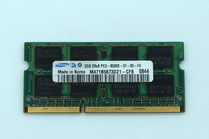 Модуль памяти SODIMM Samsung 2GB 2Rx8 PC3-8500S-7-00-F0 DDR3 1066Mhz  (M471B5673DZ1-CF8) Б/У