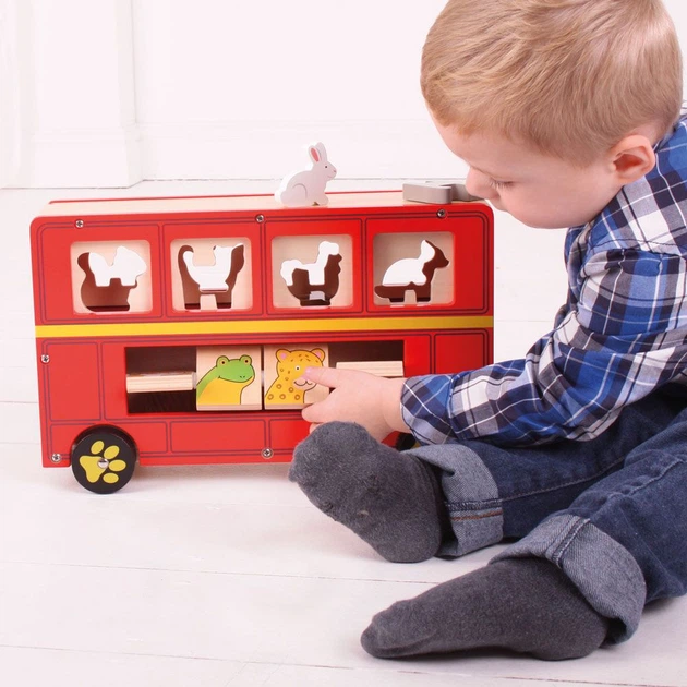 Іграшка-сортер Bigjigs Toys Червоний автобус (691621536926) - Фото 4 Іграшка-сортер Bigjigs Toys Червоний автобус (691621536926) - зображення 4