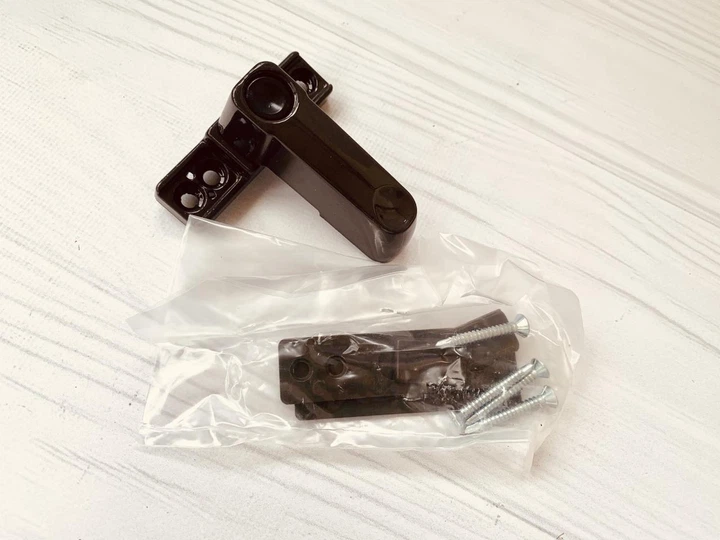 Блокиратор на окно противовзломный усиленный до 400 кг коричневый Akpen - изображение 7