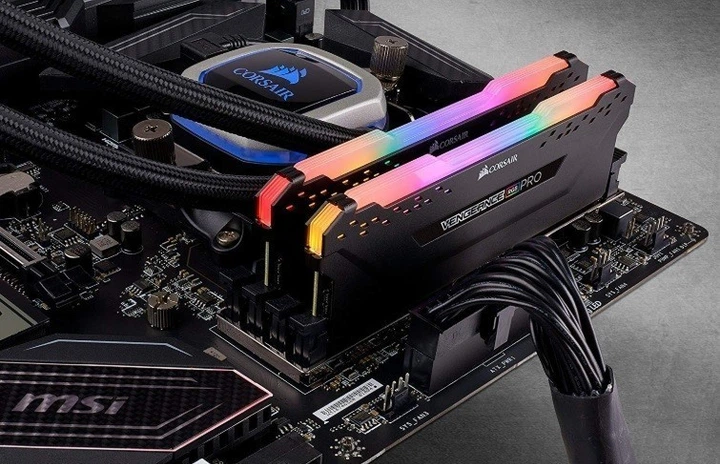 Оперативная память DDR4 CORSAIR Vengeance RGB Pro 16GB (2x8GB