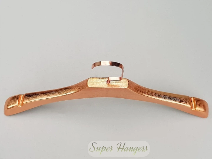 Плечики вешалки Hanger 40 см пластмассовые широкие под дерево медного цвета - изображение 4