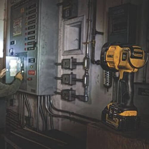 Ładowalna lampa LED DeWalt 18 V XR Li-Ion 90/1000 lm (DCL043-XJ) - obraz 4