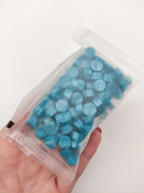 Сургуч для скрапбукінгу Blue Pearl, сургуч для рукоділля, віск для сургучного друку Блакитний Перламутровий Panalisa (45385426) - Фото 2 Сургуч для скрапбукінгу Blue Pearl, сургуч для рукоділля, віск для сургучного друку Блакитний Перламутровий Panalisa (45385426) - зображення 2