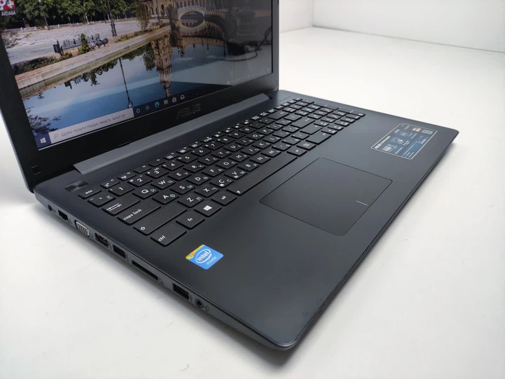 Ноутбук Asus X553M 15.6 HD Celeron N2930 4ядра ram 4GB 500GB HD