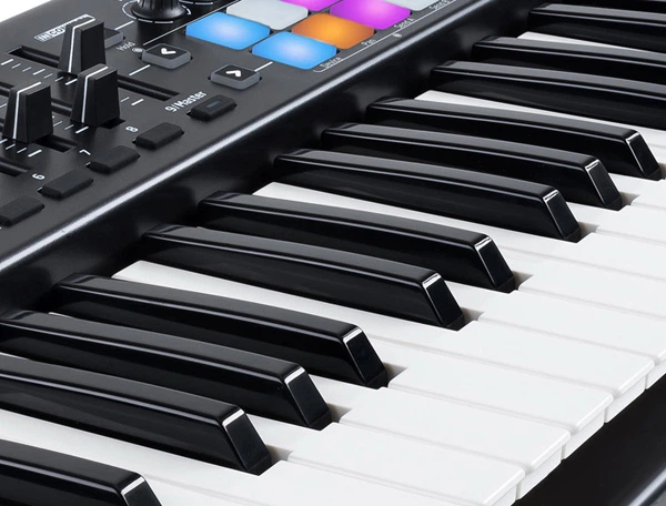 MIDI-клавиатура Novation LaunchKey 61 MK2 (222008) – фото, отзывы
