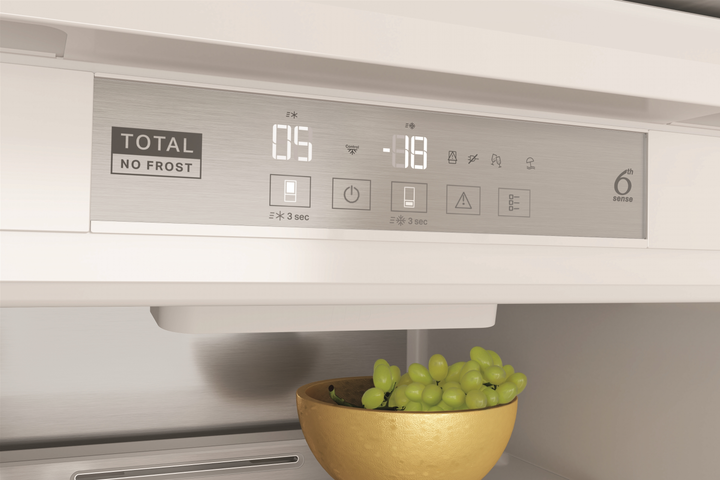 Вбудований холодильник Whirlpool WHC20 T593 - зображення 4