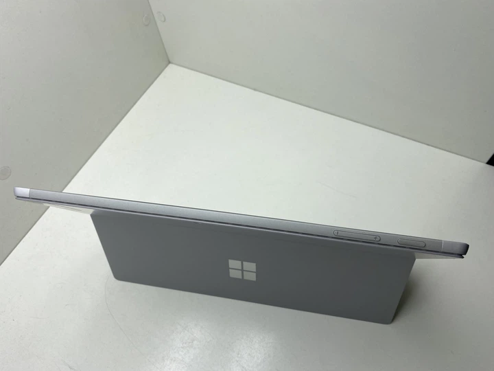 Мощный Планшет Microsoft Surface Pro 5 1796 \ IPS \ Core I5-7300U \ Grey \ Б\У - Фото 3 Мощный Планшет Microsoft Surface Pro 5 1796 \ IPS \ Core I5-7300U \ Grey \ Б\У - изображение 3