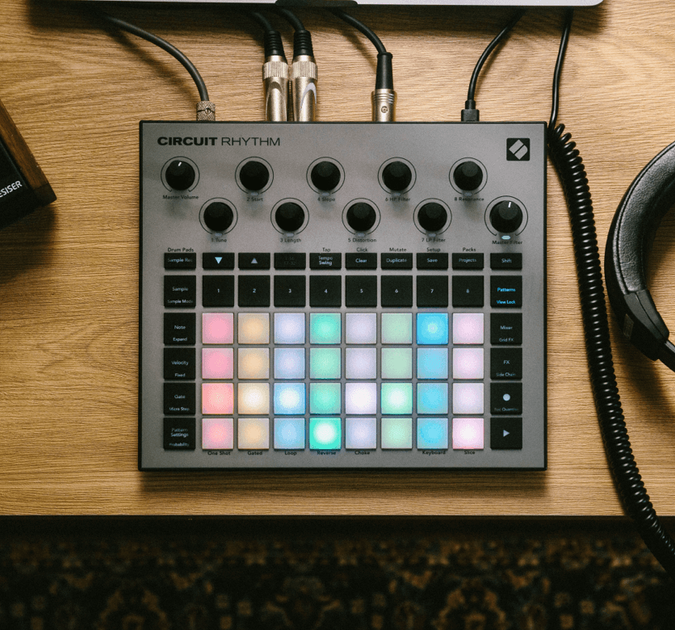 Синтезатор Novation Circuit Rhythm - Фото 5 Синтезатор Novation Circuit Rhythm - зображення 5