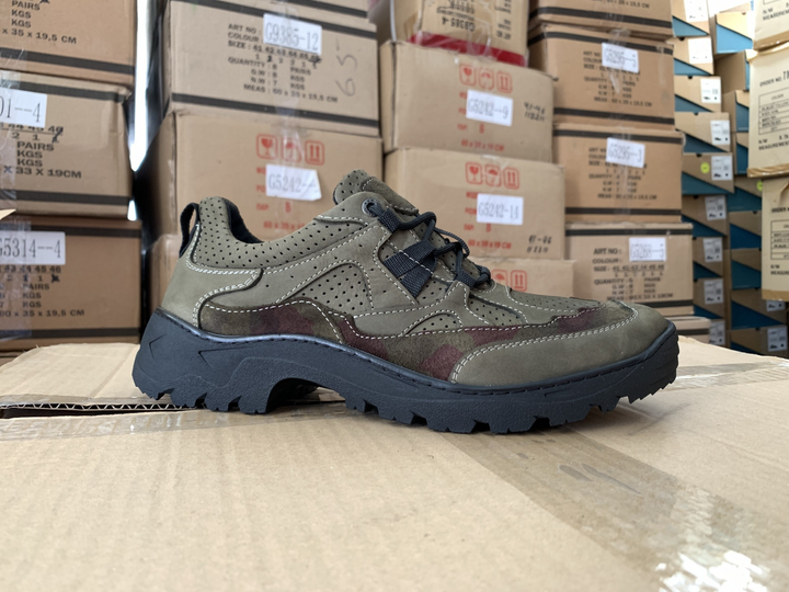 Тактичні камуфляжні кросівки під форму для ЗСУ армійські олива 46 31 см (11110857) - зображення 1