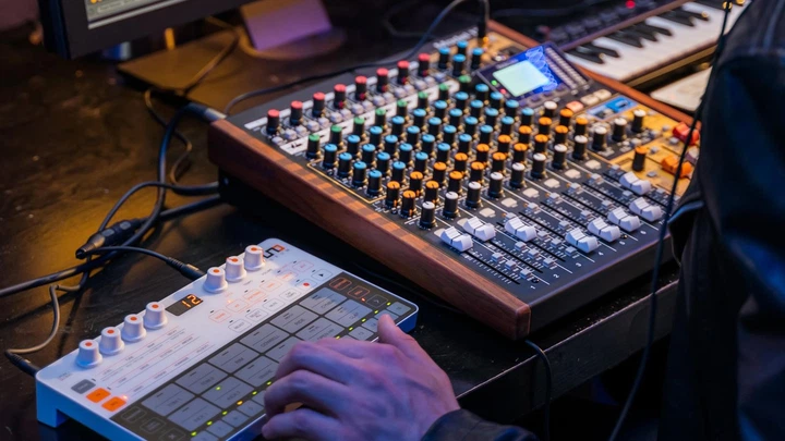 Mikser Tascam Model 12 - obraz 14