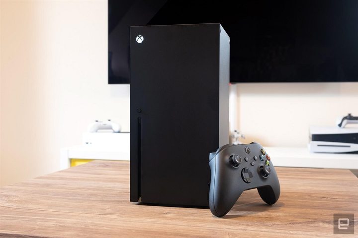 Ігрова консоль Microsoft Xbox Series X (RRT-00010) - зображення 4